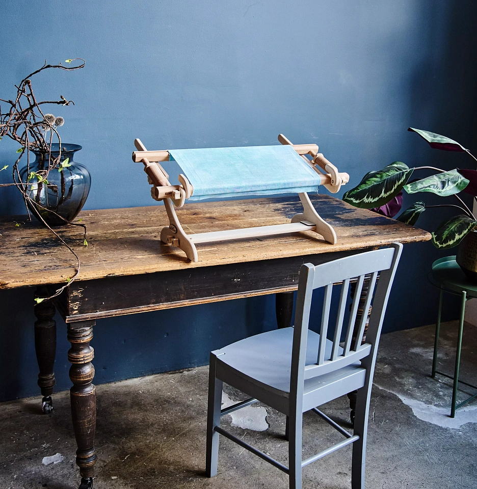 Станок для вышивания настольный с лапками